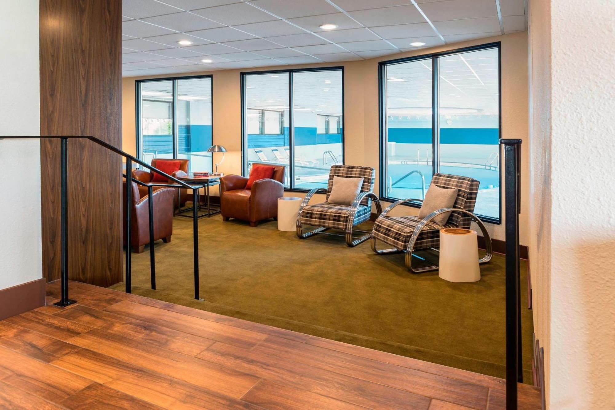 Four Points By Sheraton Milwaukee Airport Extérieur photo