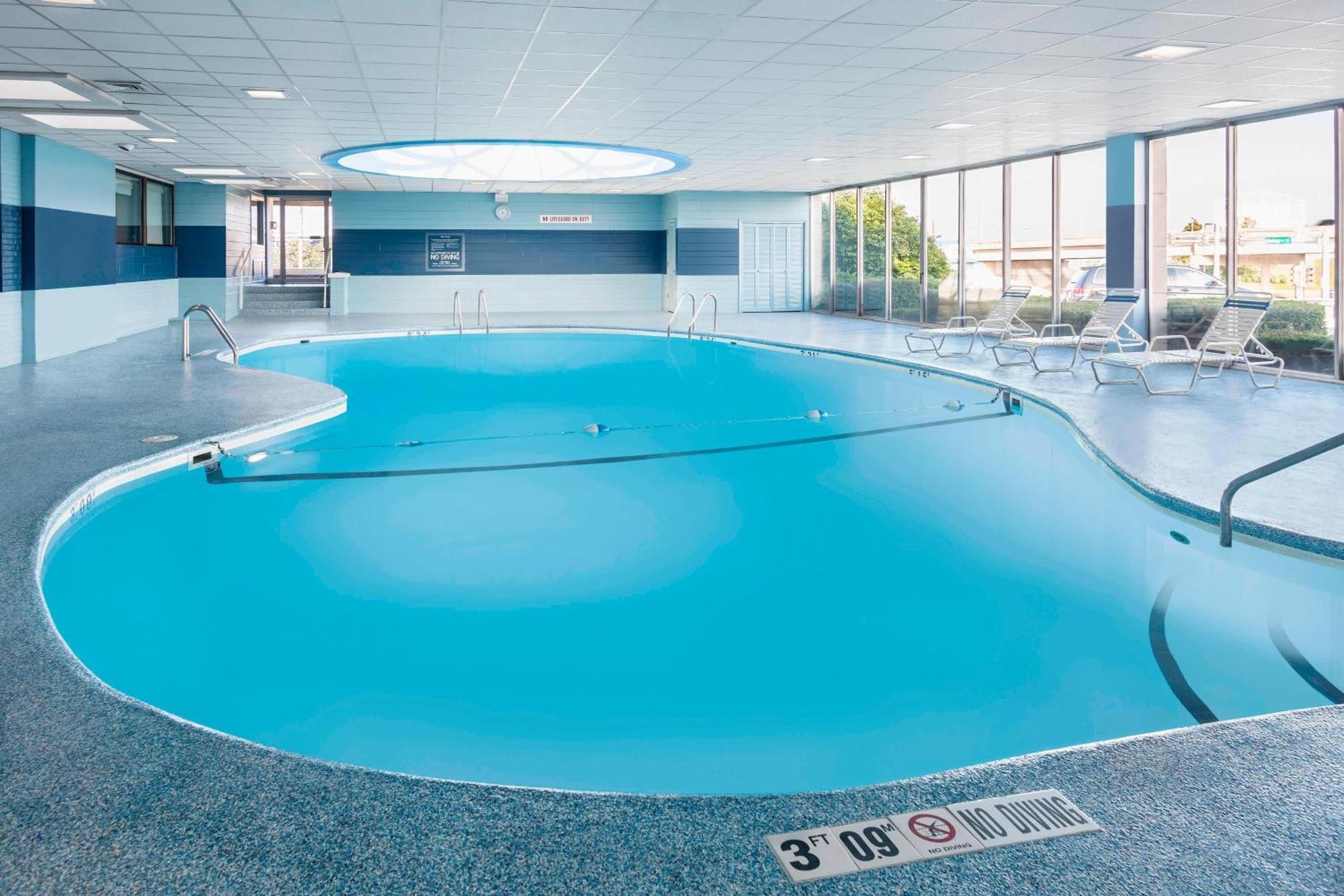 Four Points By Sheraton Milwaukee Airport Extérieur photo
