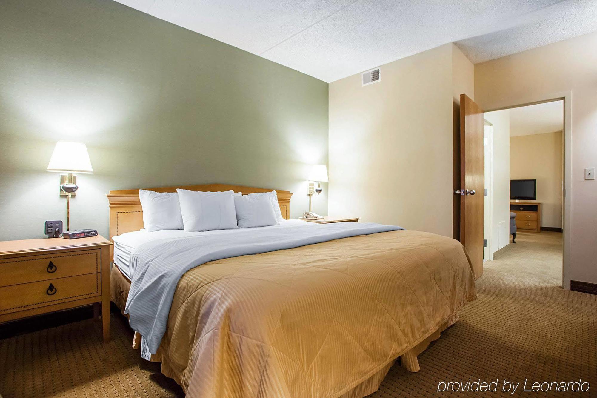 Four Points By Sheraton Milwaukee Airport Extérieur photo