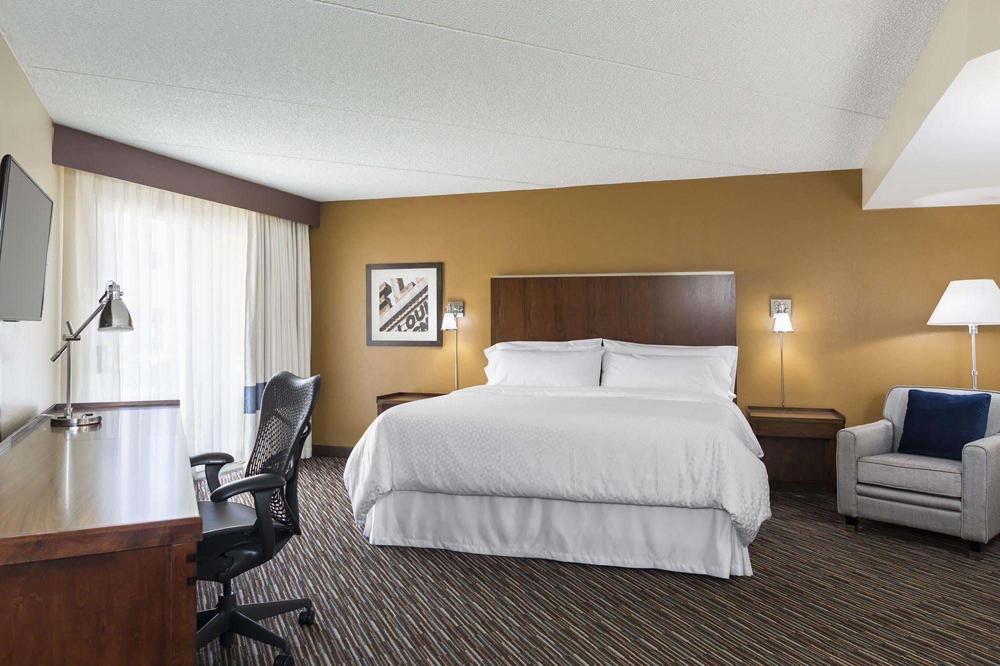 Four Points By Sheraton Milwaukee Airport Extérieur photo